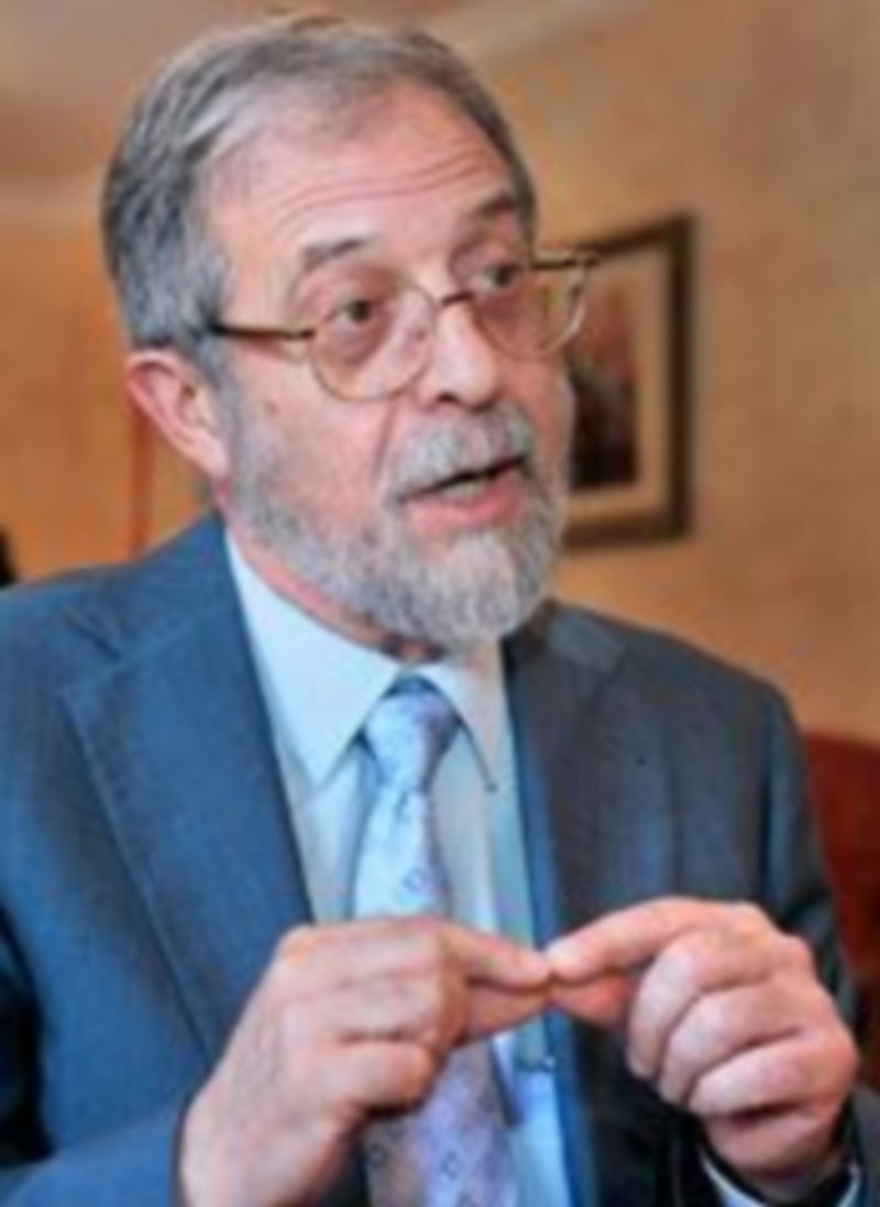 Marcos Sacristán apeló a la lealtad y colaboración de los centros para prescindir de puestos de gestión. / Kamarero