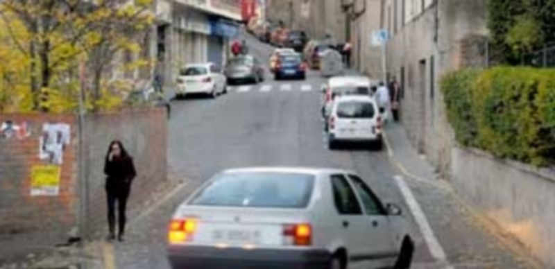 El plan especial prevé la expropiación de propiedades en la calle Antonio Machado. / Kamarero