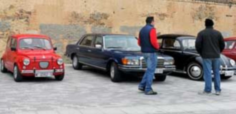Varios vehículos con varios años de antigüedad