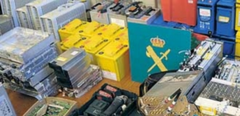 Parte del material robado incautado por la Guardia Civil. / Kamarero