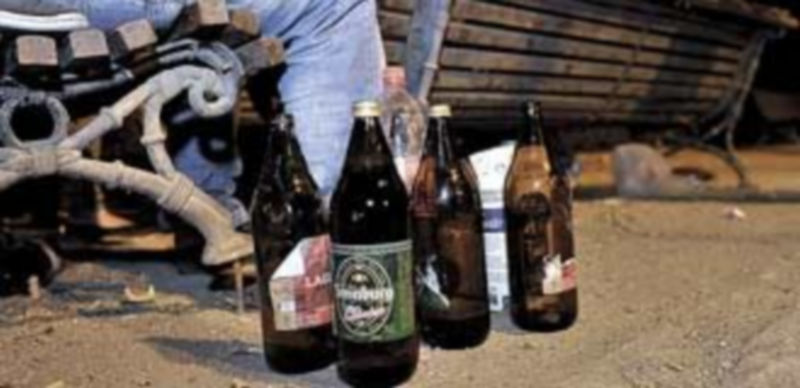 Algunos estudios desvelan que los primeros contactos con el alcohol se producen a los trece años. / Kamarero