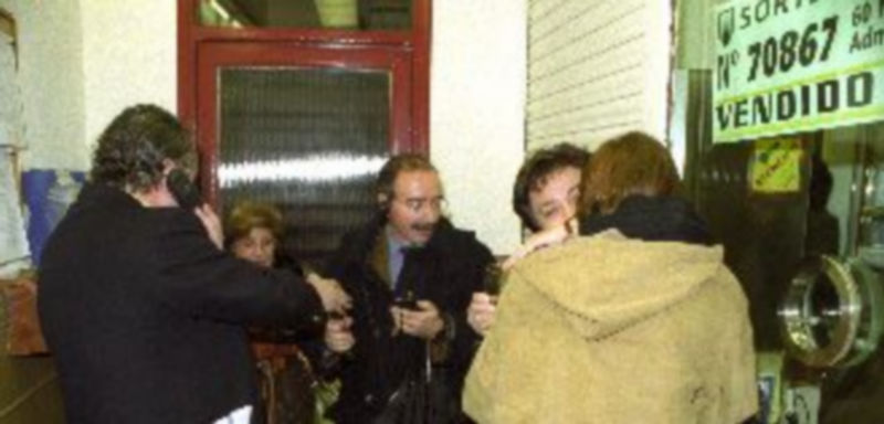 La suerte es esquiva con Segovia desde el año 2000 1 La administración número 2 de la calle Juan Bravo de Segovia repartió el Gordo de Navidad de 2000. / Juan Martín