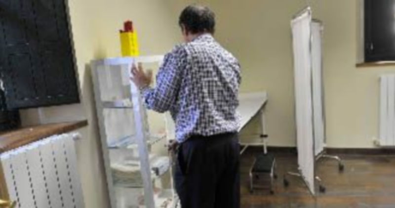 La consulta de apoyo de la calle San Esteban empezó a funcionar el 18 de junio de 2012. / Kamarero