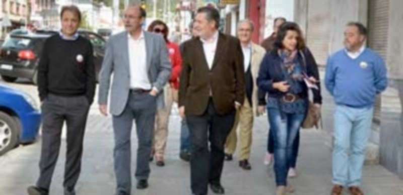 Mario Bedera (2i.) estuvo acompañado por Juan Luis Gordo (1i.)