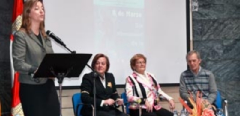 Esperanza Vázquez en su intervención en la inauguración de la jornada en la sede de Femur. / C.N.