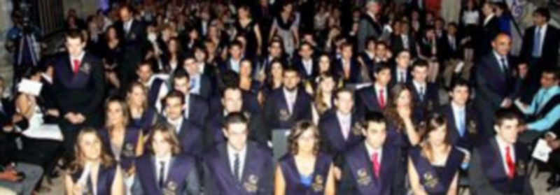 Los alumnos de IE Universidad abarrotaron el Aula Magna para participar en una multitudinaria graduación