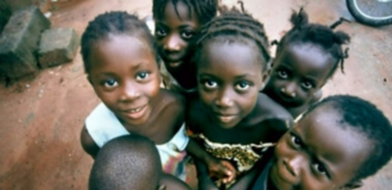 Niños de Guinea Bissau beneficiarios de un programa de desarrollo de la ONGD Aida. / El Adelantado