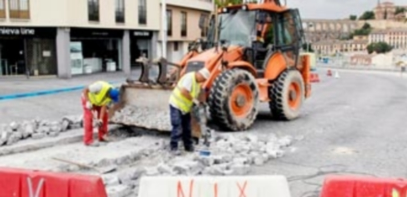 Obras ejecutadas por Isolux-Corsan en la avenida de Padre Claret. / JUAN MARTÍN