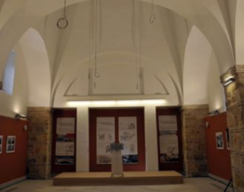 El edificio cultural de la Casa de la Moneda se identifica por la gran bóveda que preside una de sus salas principales. / Juan Martín.