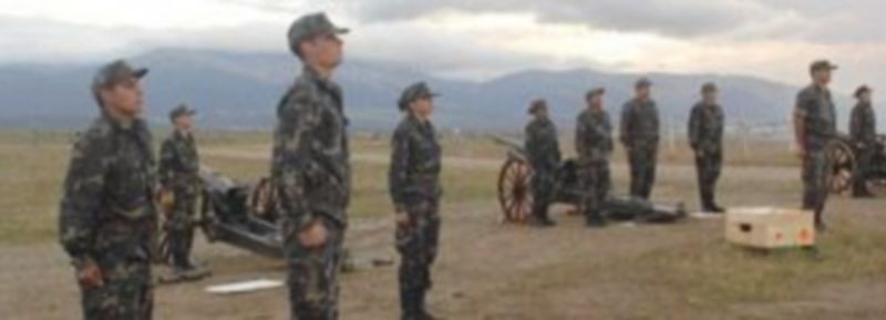 La formación en aspectos militares es uno de los ejes de la preparación de los futuros profesionales para su incorporación a las distintas unidades./JUAN MARTÍN