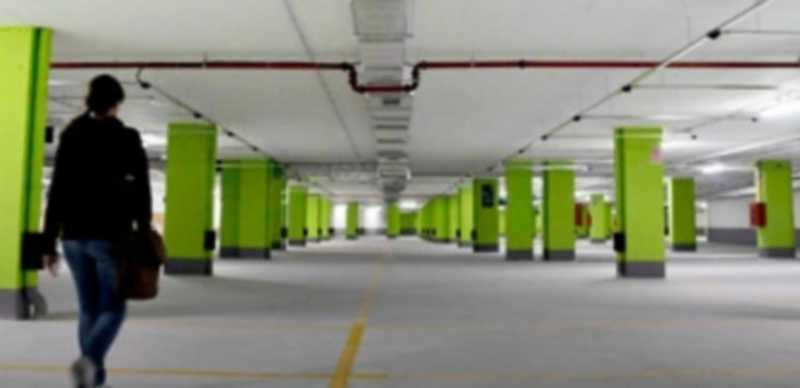 Interior del aparcamiento subterráneo construido en la huerta del antiguo convento de Las Oblatas de Segovia. / Juan Martín