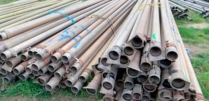 Imagen de los tubos de riego que fueron recuperados en la finca de Segovia