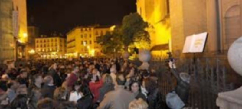 El tradicional paso de la Hoja reunirá a cientos de personas en la puerta de la Catedral. Posteriormente degustarán las sopas del Santo