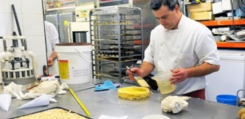 La afiliación al Régimen Especial de Trabajadores Autónomos ha sido desigual por actividades económicas. / Kamarero