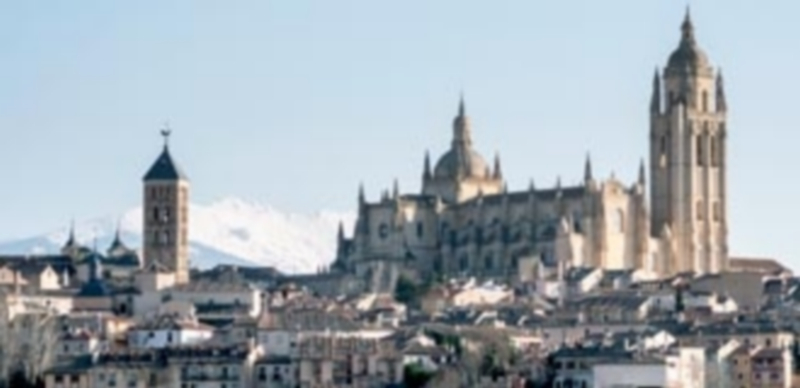 La ordenanza surge para afrontar agresiones como la contaminación del paisaje con elementos que lo distorsionan. / KAMARERO