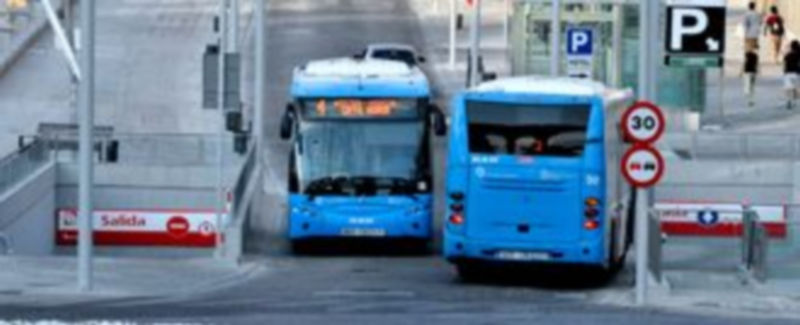 “Urbanos de Segovia” presta el servicio de transporte público en la ciudad de Segovia con una flota de 25 vehículos y una plantilla de 72 trabajadores. / Kamarero