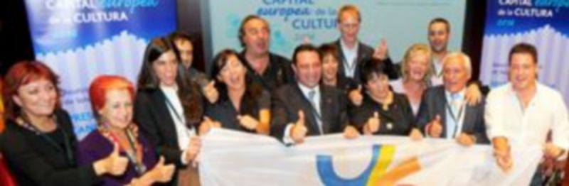 La delegación de Segovia posa exultante en una foto de familia