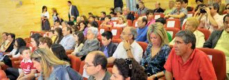 Numeroso público asistió a las sesiones de investidura de los nuevos alcaldes. En la imagen