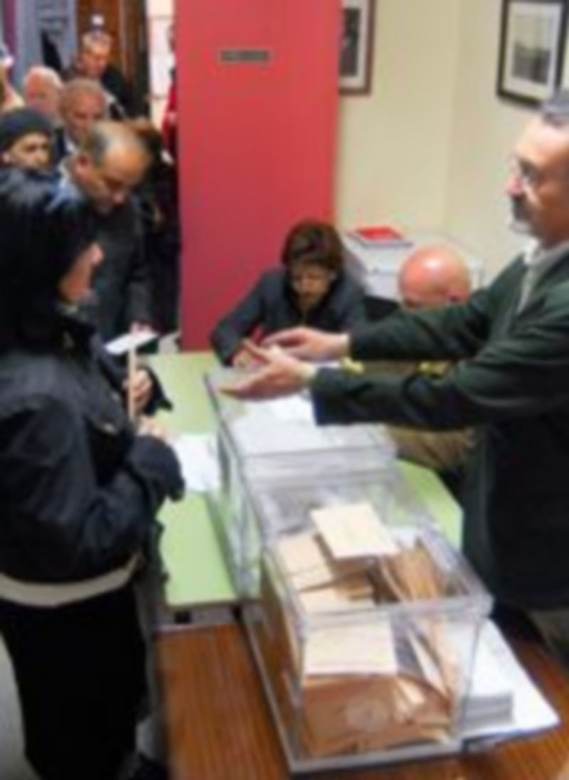 Imagen de la jornada electoral del hace tres años en Segovia. / Kamarero