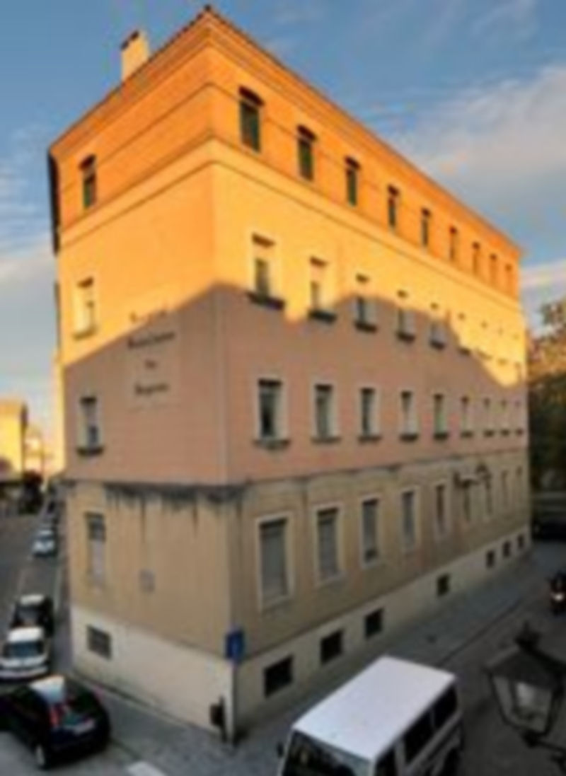 El edificio de la calle San Agustín ha mantenido la actividad sanitaria durante setenta años./ Kamarero