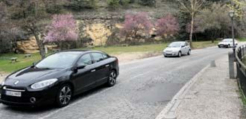 Los radares instalados para realizar el estudio desvelaron que solo el 4% de los vehículos respeta los límites de velocidad en la Cuesta de los Hoyos. / A. K.