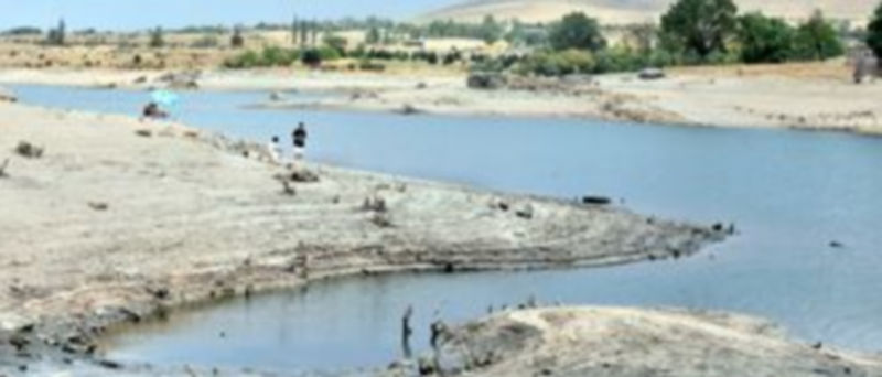 La disminución de las reservas en la presa del Pontón Alto es evidente. / kamarero