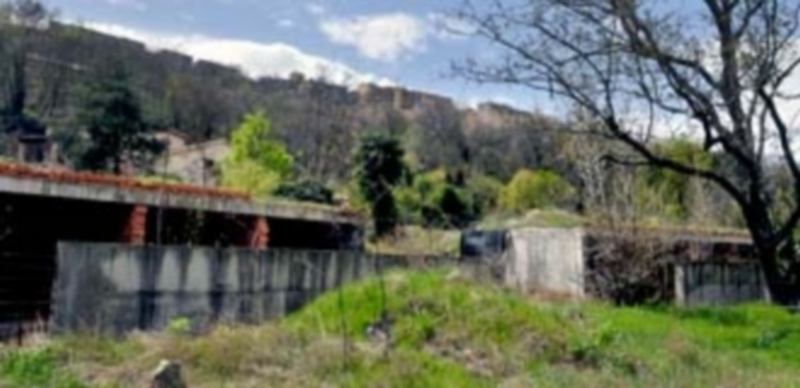 Imagen de archivo de las edificaciones no autorizadas por licencia municipal en una huerta del valle del Eresma