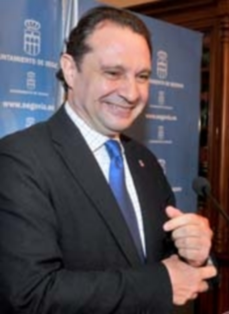 Un grupo de segovianos prepara un homenaje popular a Pedro Arahuetes 1 El exalcalde de Segovia