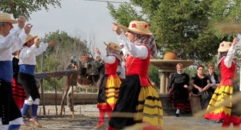 La Diputación colaboró con el grupo en el DVD ‘Segovia de pueblo en pueblo’. / E.A.