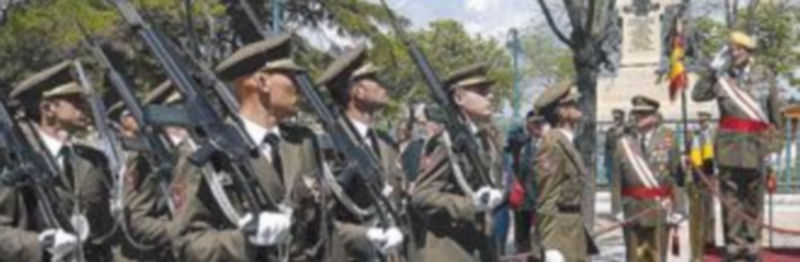 Un grupo de alumnos de la escala superior de la Artillería