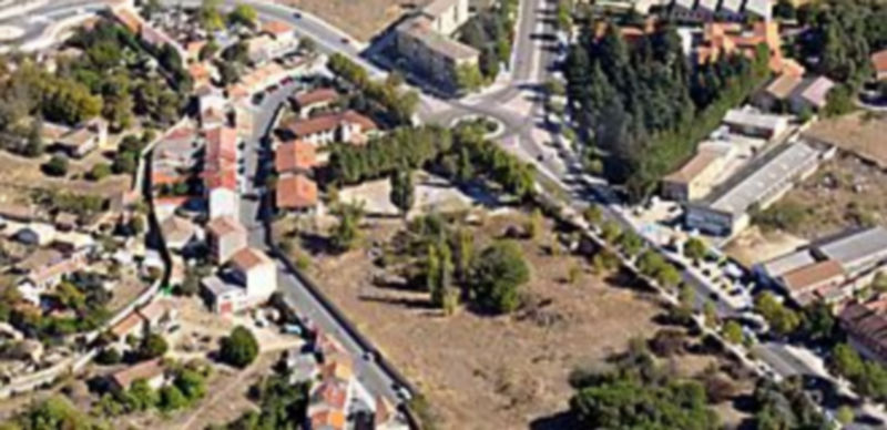 Parcela municipal donde se levantará el futuro instituto de enseñanza secundaria de San Lorenzo. / Juan Martín