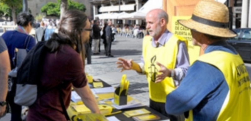 Amnistía Internacional denuncia en una campaña la desprotección del derecho a la vivienda 1 Los voluntarios de Amnistía Internacional