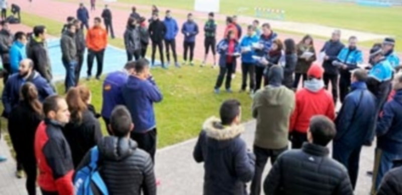 Los sindicatos apoyan, con alegaciones, la propuesta de personal municipal para 2017 1 Aspirantes a entrar en la plantilla de la Policía Local de Segovia. / KAMARERO