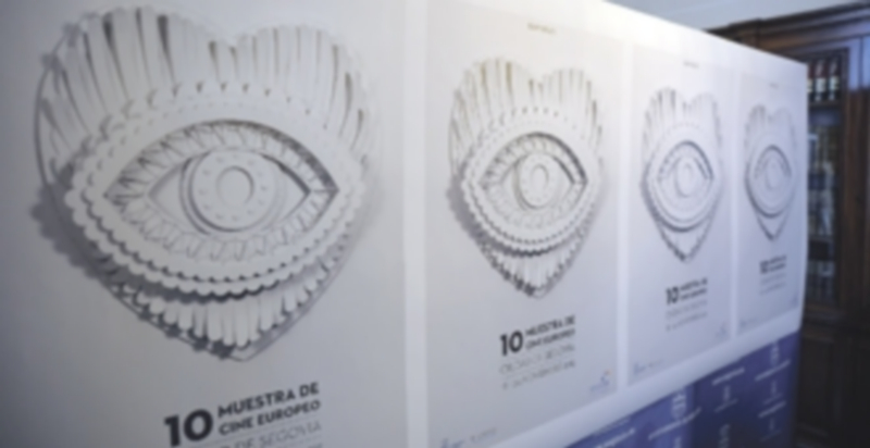 Una escultura real se levantó para ilustrar