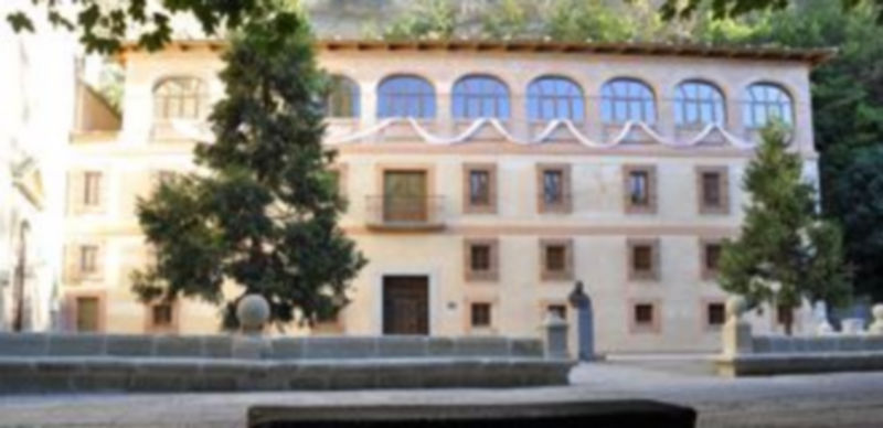 La fachada de la Casa Rectoral