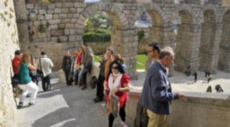 Imagen de archivo de turistas en las escaleras del Postigo