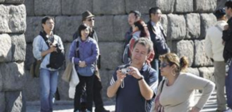 Segovia ha registrado en el primer semestre del año un total de 94.403 viajeros nacionales y extranjeros. / Juan Martín.