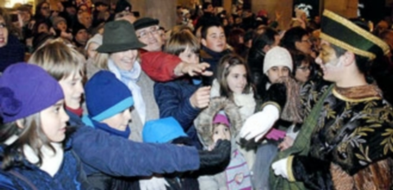 La Cabalgata de los Reyes Magos es el evento que más segovianos saca a la calle cada año. / JUAN MARTÍN