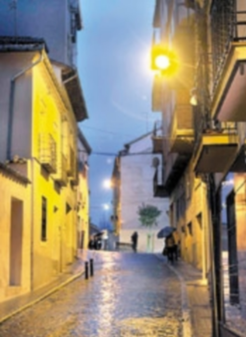 El alumbrado público está incluido inicialmente en el contrato. / KAMARERO