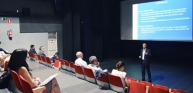 Responsables de los proyectos de Segovia Open Future siguieron las presentaciones en la Sala Ex.Presa 1. / TAMARA DE SANTOS