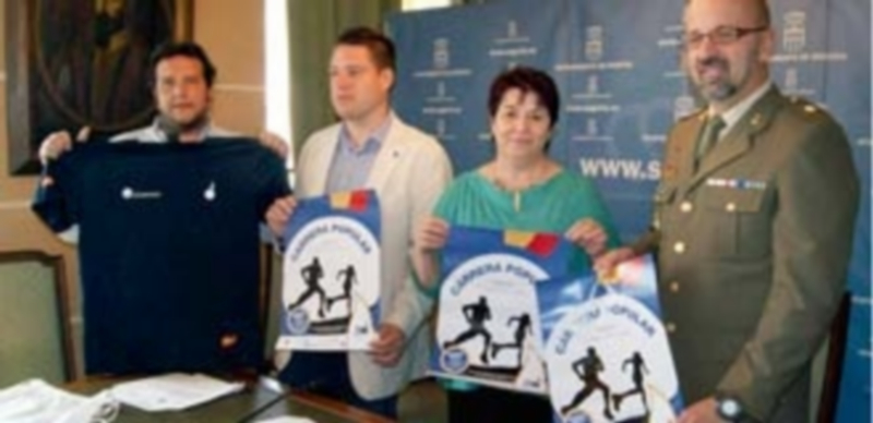 El comandante Jesús González Laa (d.)