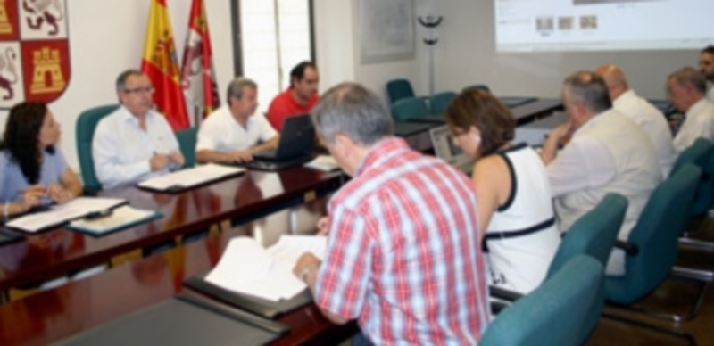 Patrimonio acuerda proteger los restos arqueológicos de la calle Carretas 1 Imagen de la reunión de la Comisión Territorial de Patrimonio celebrada ayer martes en la sede de la Junta./ El Adelantado