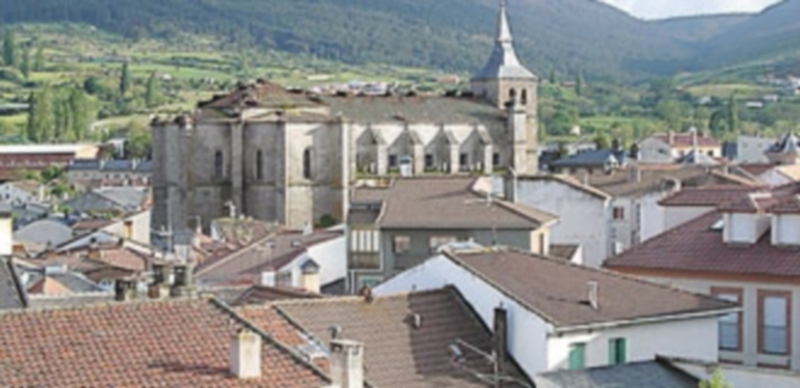 El Espinar es uno de los cuarenta municipios segovianos donde los juzgados han anunciado subastas electrónicas de viviendas. / E. A.