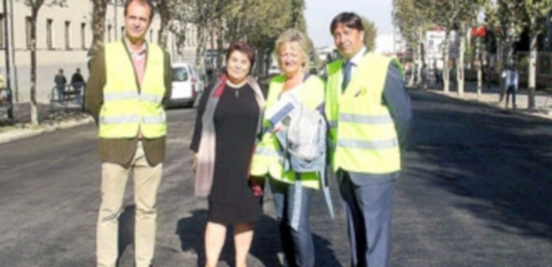 La alcaldesa y la concejala de Obras