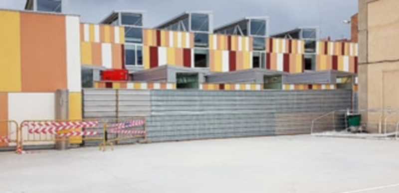 Las obras del pabellón deportivo de El Peñascal siguen sin finalizar y