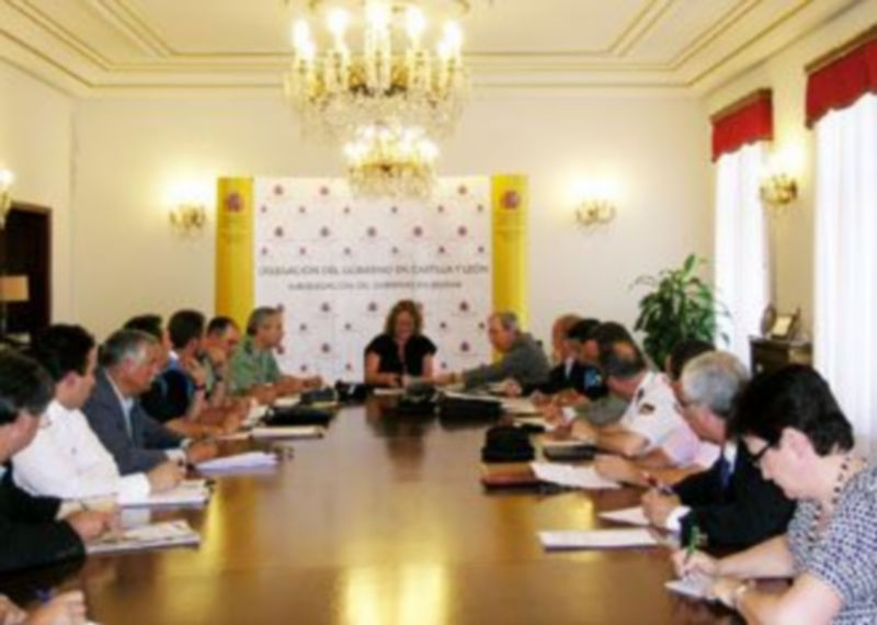 La subdelegada del Gobierno presidió ayer la Comisión Provincial de Tráfico y Seguridad Vial. / El Adelantado