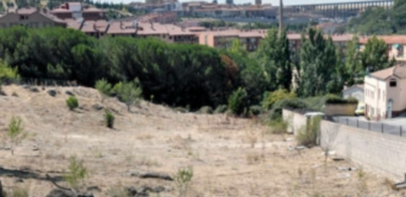 La parcela destinada al futuro centro de Secundaria se encuentra entre Vía Roma y la calle Terminillo. / Juan Martín