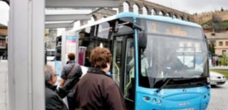 El proyecto incluye la puesta en marcha de un geoportal web de difusión del transporte de viajeros y movilidad. / JUAN MARTÍN