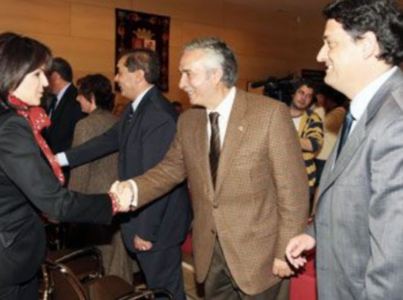 Silvia Clemente animó a los grupos a seguir trabajando por el desarrollo de las zonas rurales. /ICAL