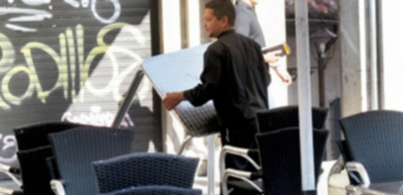 El sector servicios vuelve a situarse en los primeros lugares del desempleo en la provincia. / Kamarero